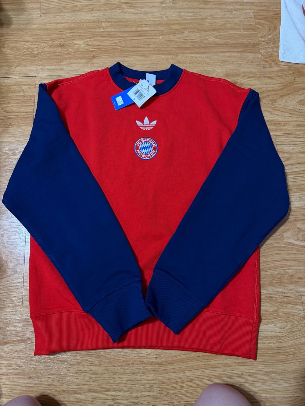 NWT adidas Originals FC Bayern Munich Lifestyler Crewneck Sweatshirt - Red/Navy